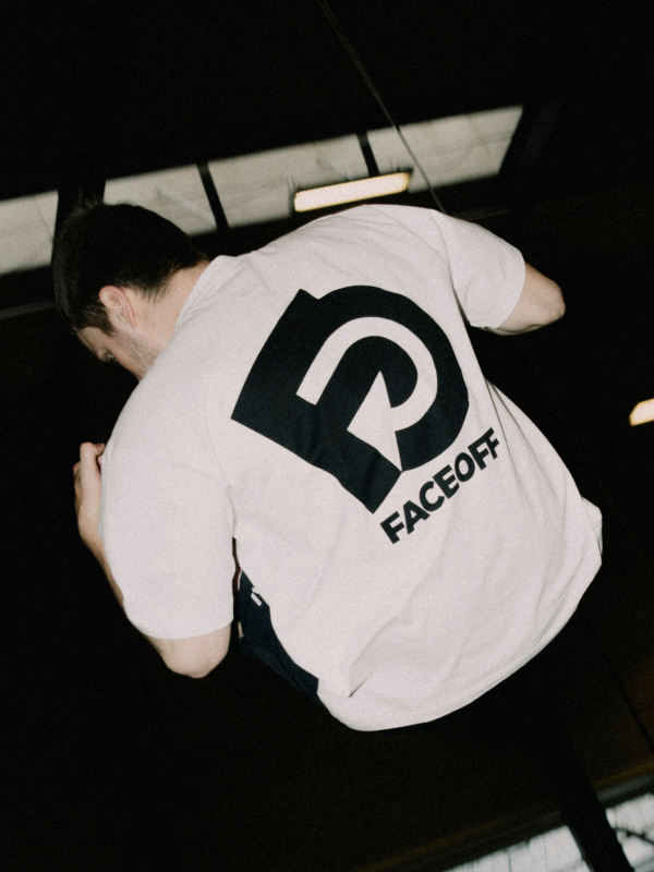 FACEOFF Classic t-skjorte | Unisex Hvit