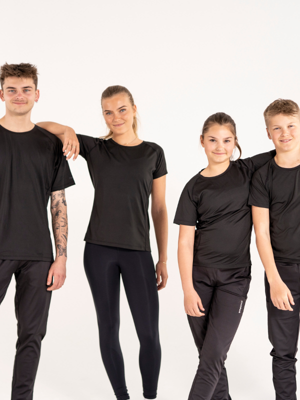 Performance T-skjorte for kvinner Svart