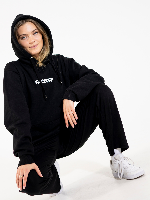 FACEOFF Classic Hoodie | UNISEX Svart
